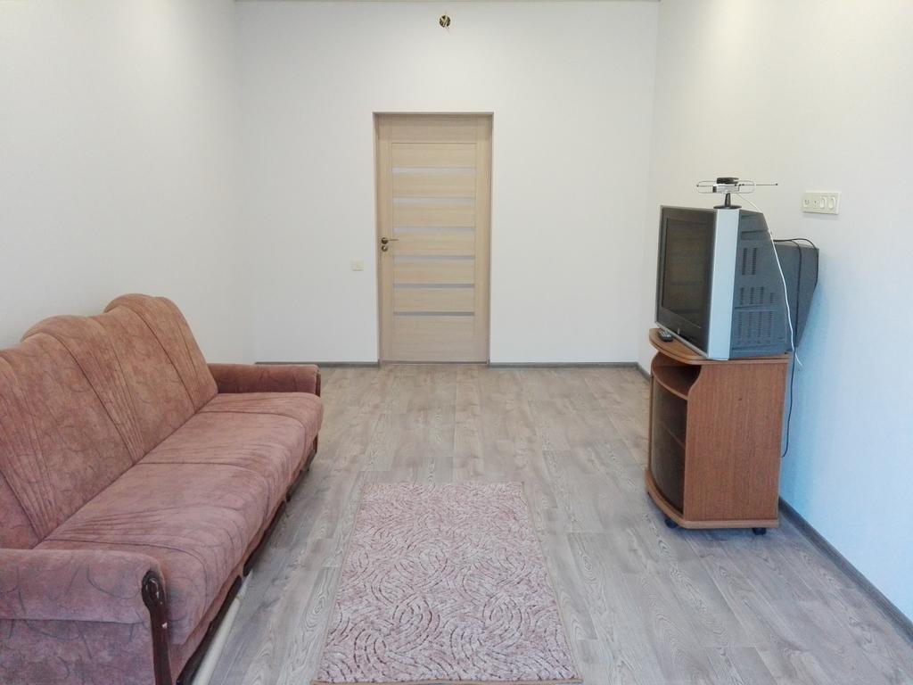 Apartment On Kryvorizhstal Street 35-24 Kryvyi Rih Exterior photo
